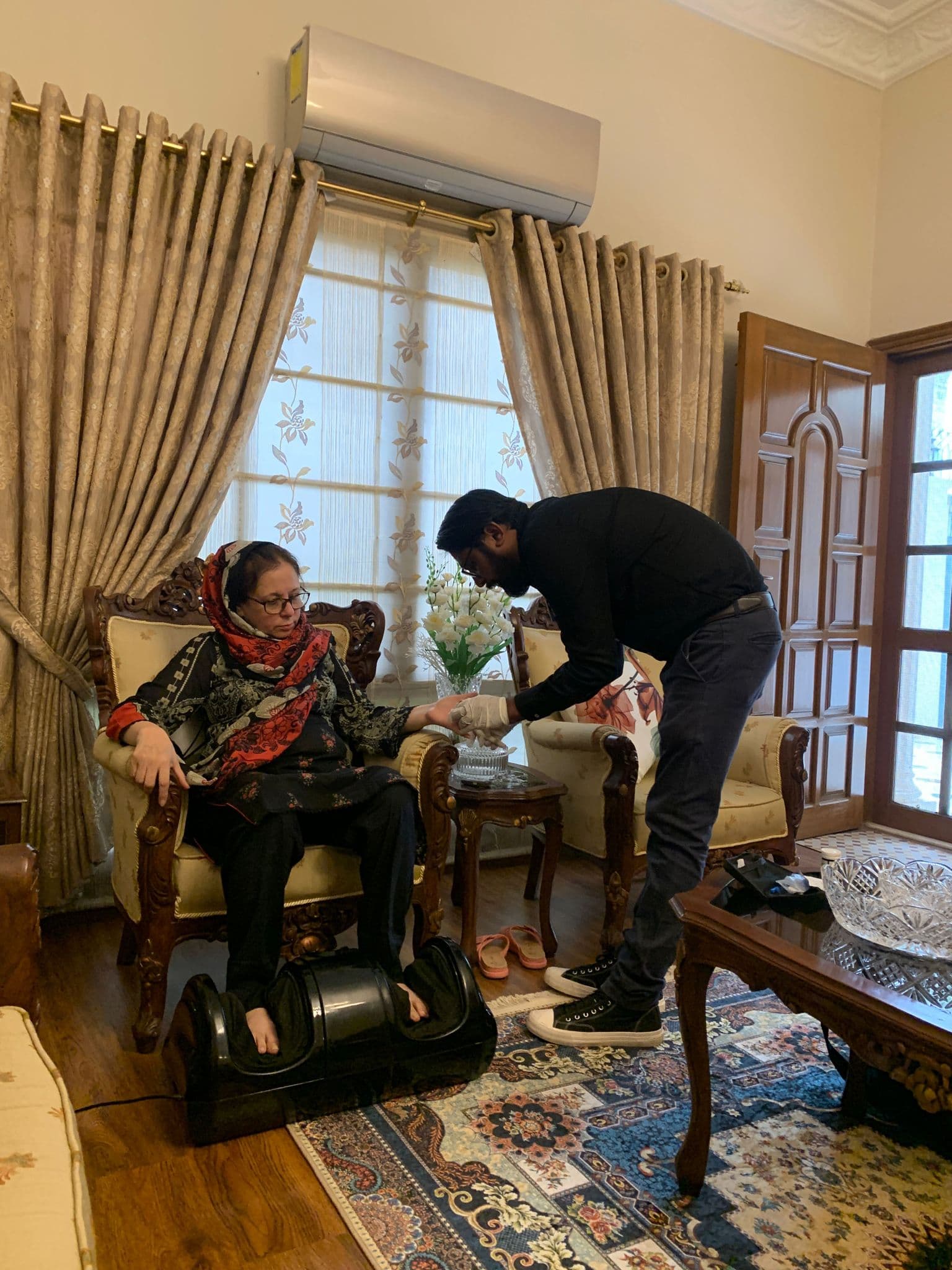 Unlock Elite Home Healthcare: Find the Best Doctors for Elderly Care in Karachi